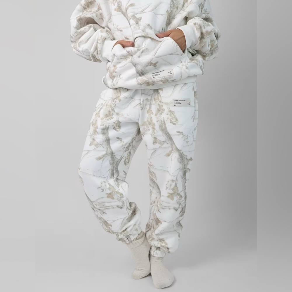 Comfrt camouflage sweatpants & Crewneck